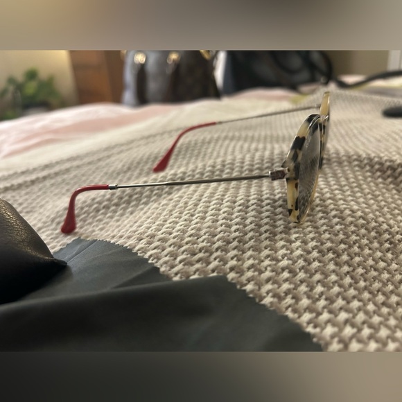 Ray-Ban Round Fleck Sunglasses in Beige Havana - Rare and Never Worn - Picture 4 of 7